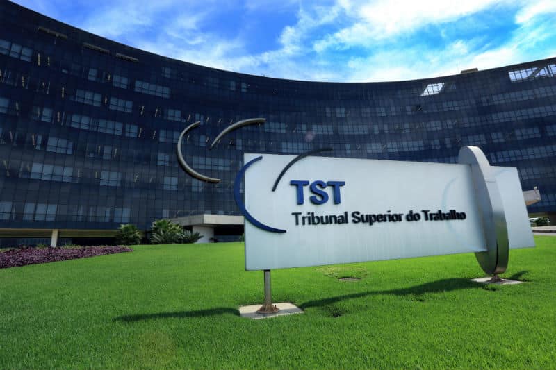Petroleiros têm vitória no TST sobre tabela de turno