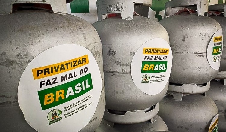 Um dia após comprar a Refinaria de Manaus, Atem aumenta preço do gás de cozinha