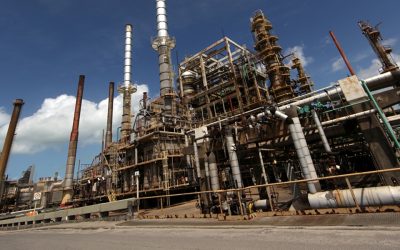 Petroleiros e petroleiras da Bahia comemoram retorno das atividades no edifício Torre Pituba