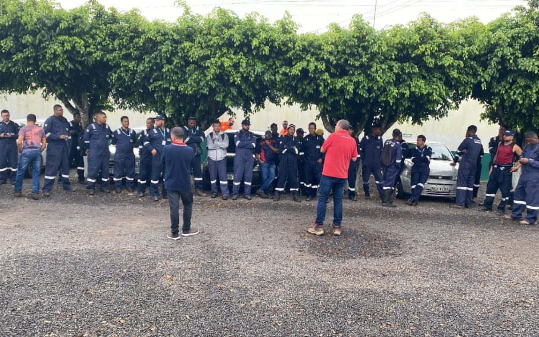 Apesar da pressão da empresa, trabalhadores da Pecom entram no quarto dia de greve