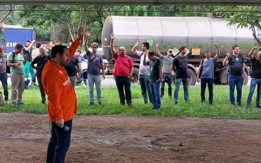 Categoria petroleira rejeita massivamente proposta de PLR da Petrobrás e FUP cobra retomada da negociação