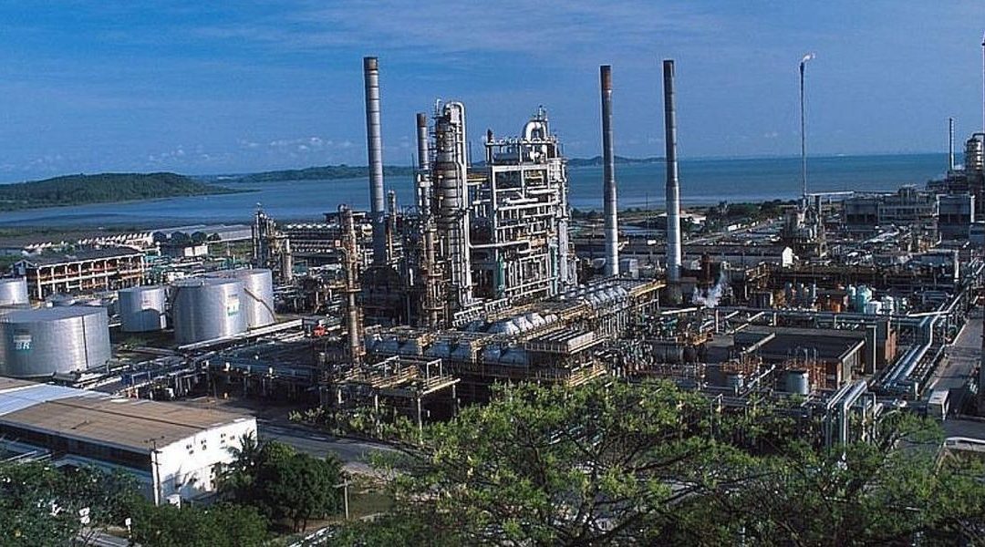 Unidades da Refinaria de Mataripe estão paradas e há risco de faltar combustíveis e GLP na Bahia, segundo denúncia