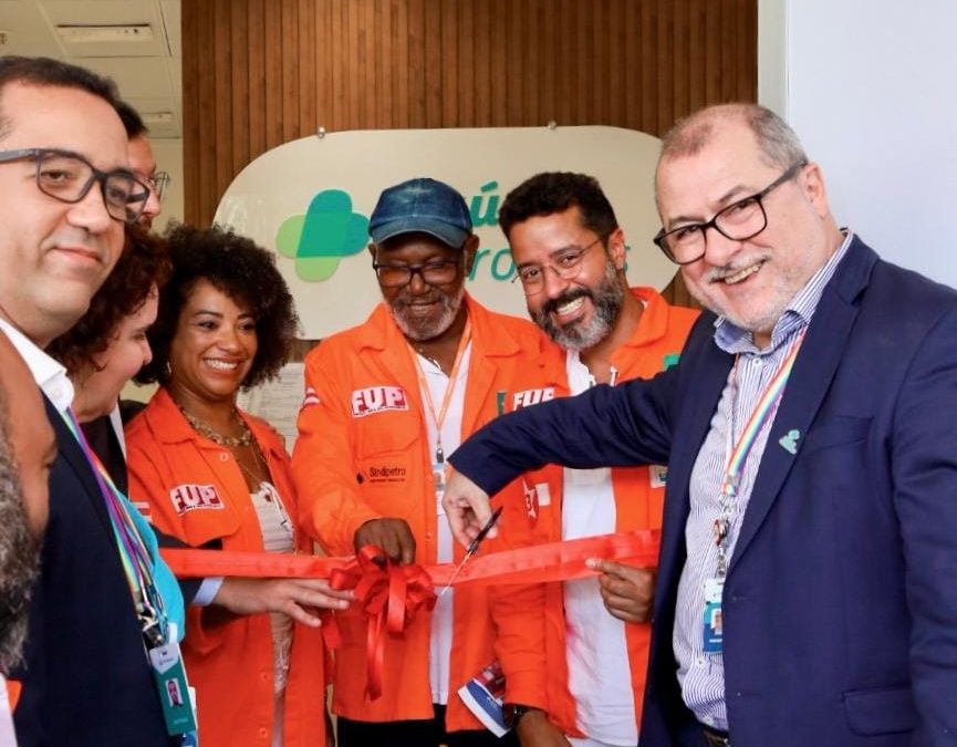 Sindipetro-BA celebra reabertura do posto da Saúde Petrobras no Ediba