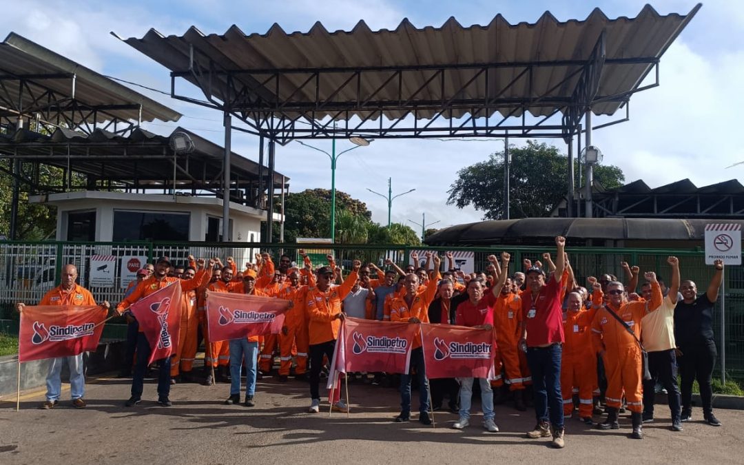 Trabalhadores(as) da Núcleo Engenharia protestam contra postura intransigente da empresa