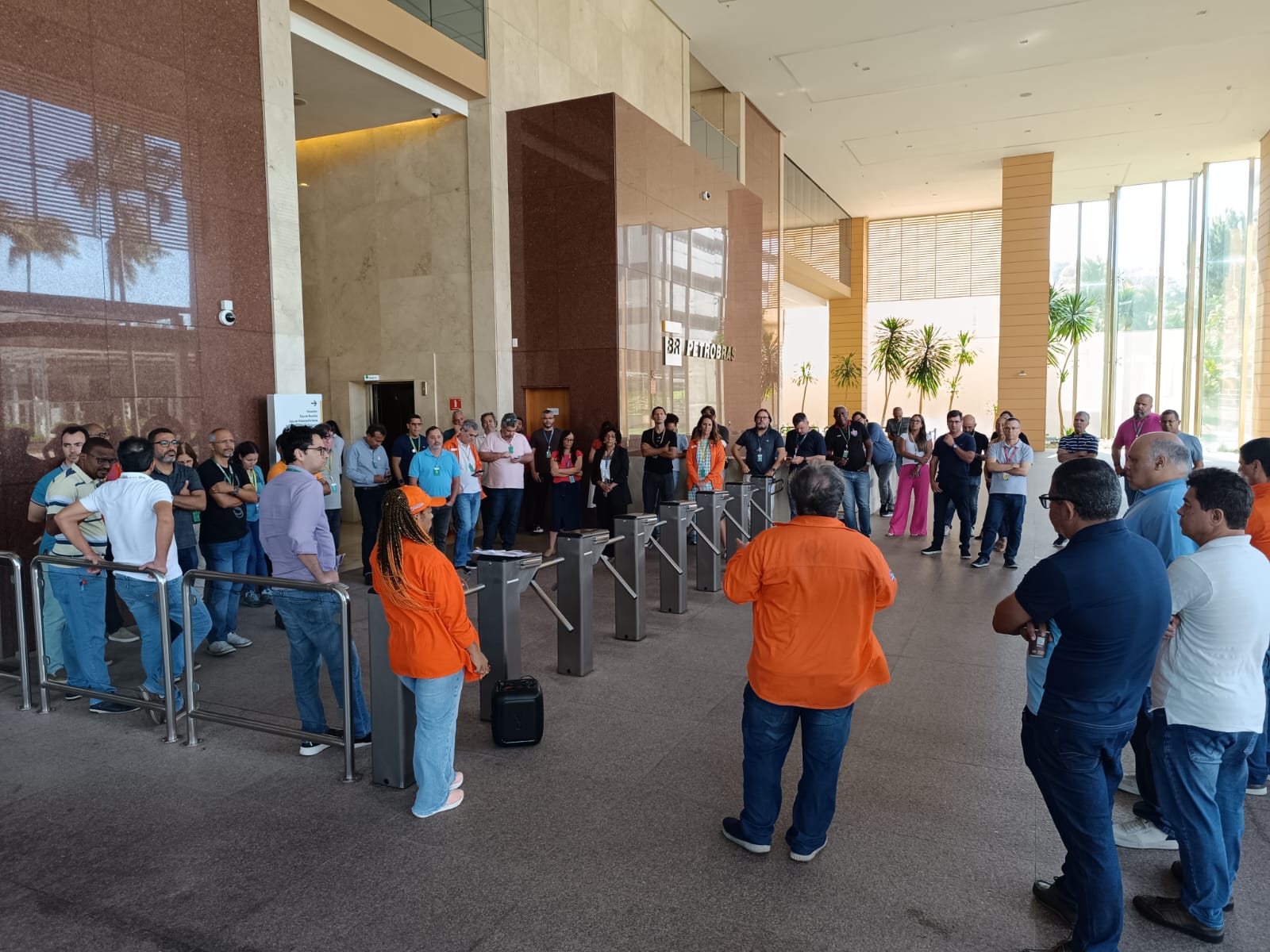 ACT 2025/2026: trabalhadores(as) do Sistema Petrobrás rejeitam primeira proposta das empresas