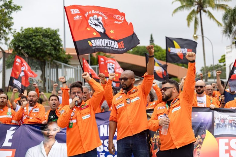 ACT conquistado na greve é aprovado nos 14 sindicatos da FUP. Agora é organizar a luta para os desafios de 2026