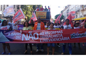 Sindipetro Bahia e movimentos sociais nas ruas contra a reforma da Previdência