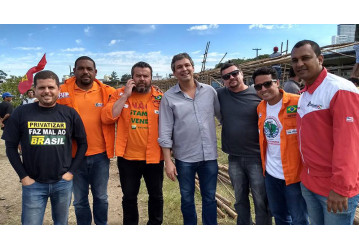 Direção do Sindipetro Bahia está em Curitiba para participar de ato em apoio ao ex-presidente Lula