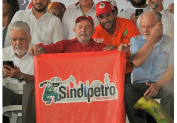 Sindipetro Bahia defende o Sistema Petrobrás em evento do MST com Lula