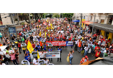 15/03 – Manifestação contra a reforma da Previdência reúne milhares de pessoas, em Salvador; confira o vídeo