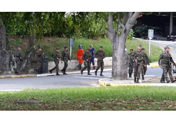 Exército Brasileiro faz exercícios militares na RLAM