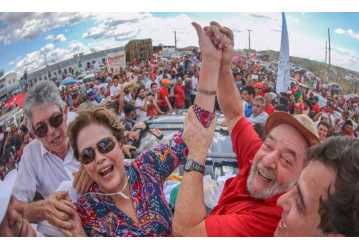 Em grande festa popular, Lula e Dilma inauguram transposição do rio São Francisco