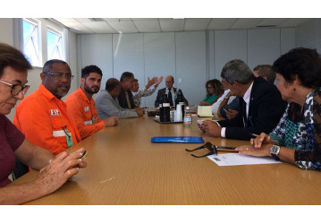 Sindipetro se reúne com deputados para discutir situação do refino na Bahia