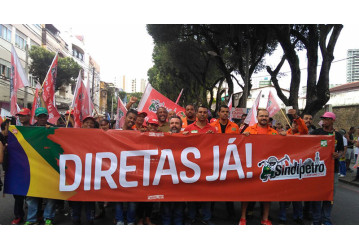 Passeata reúne milhares de pessoas em Salvador contra as reformas e exige DIRETAS JÁ; confira o vídeo