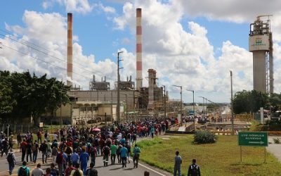 Ato contra fechamento da FAFEN Bahia reúne cerca de 2 mil trabalhadores no Polo de Camaçari