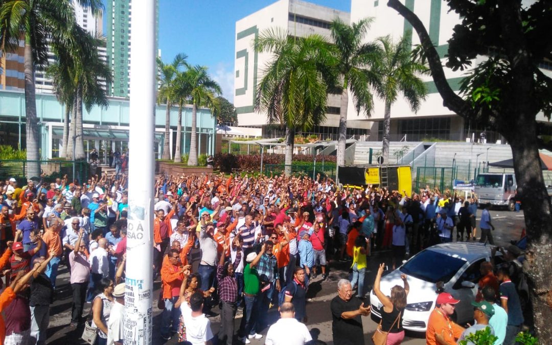 Na Bahia, cerca de 1500 petroleiros participam de ato em defesa da Petros, AMS e contra a privatização da Petrobrás