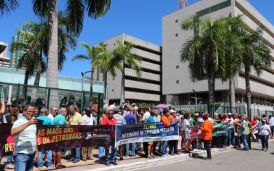 Entidades se unem em defesa da Petros, AMS e contra a privatização da Petrobrás