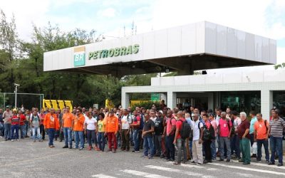 Trabalhadores da FAFEN Bahia atendem convocação da FUP e participam de mobilização nacional