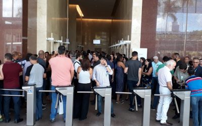 Juiz suspende transferência dos petroleiros da Bahia para unidades fora do estado; liminar foi obtida pelo MPT